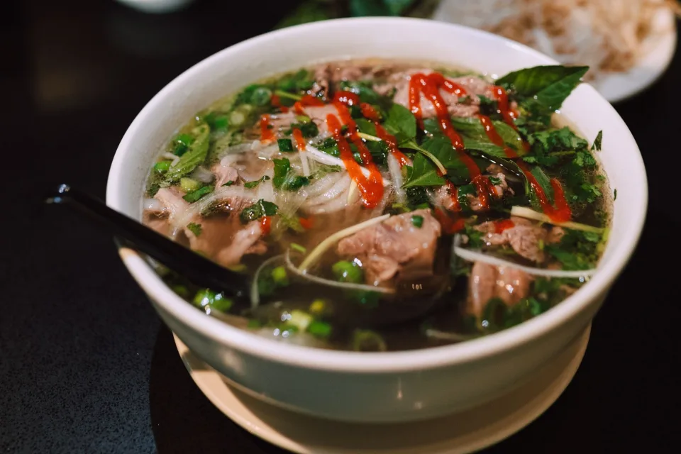 Bàn ăn tại Hương Rừng